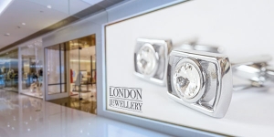 embed signage digital signage cloud based software solution instore experience window display