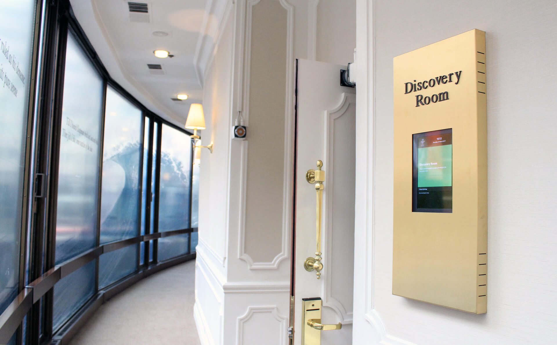 embed signage - digital signage software - park tower knightsbridge hotel room booking