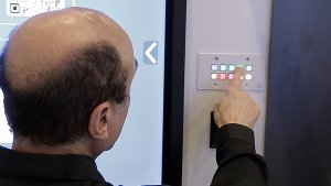 embed signage - digital signage software - av control system - sy electronics - KC keypad