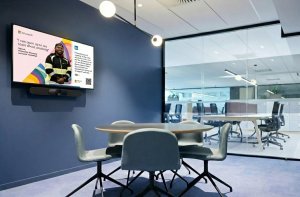 embed signage -digital signage software - roomstream - stream full screen digital signage to microsoft teams rooms and zoom rooms head